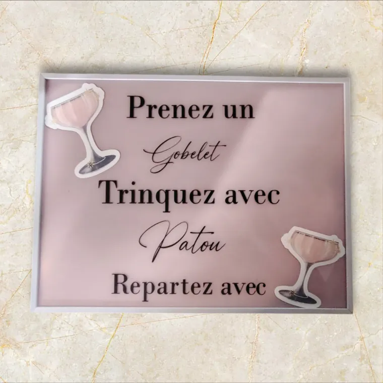 Panneau avec un cadre 